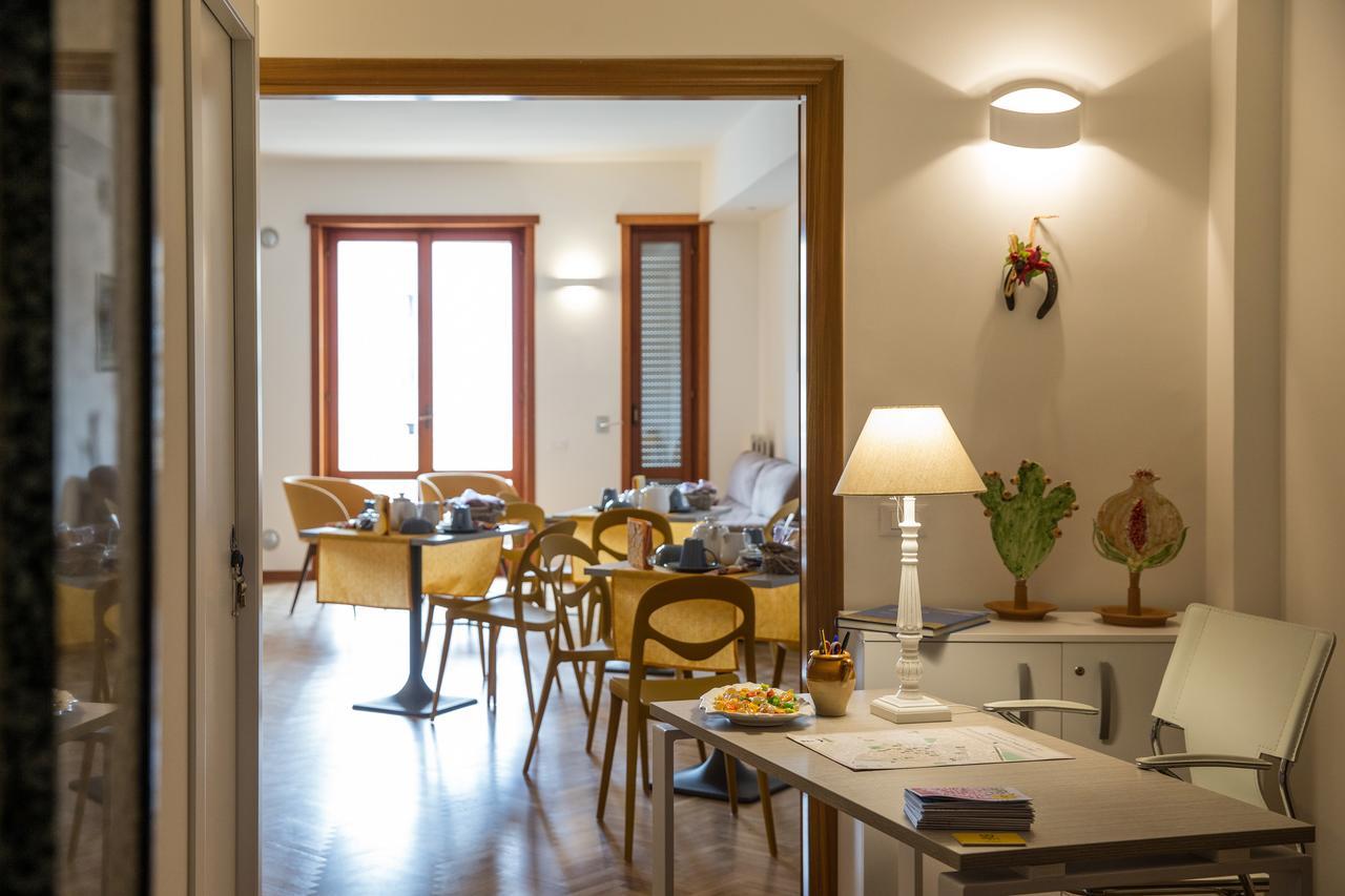 Novantanove B&B Lecce Bagian luar foto